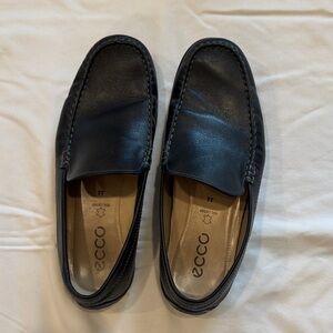Ecco Men's Classic Black Slip-On Loafers